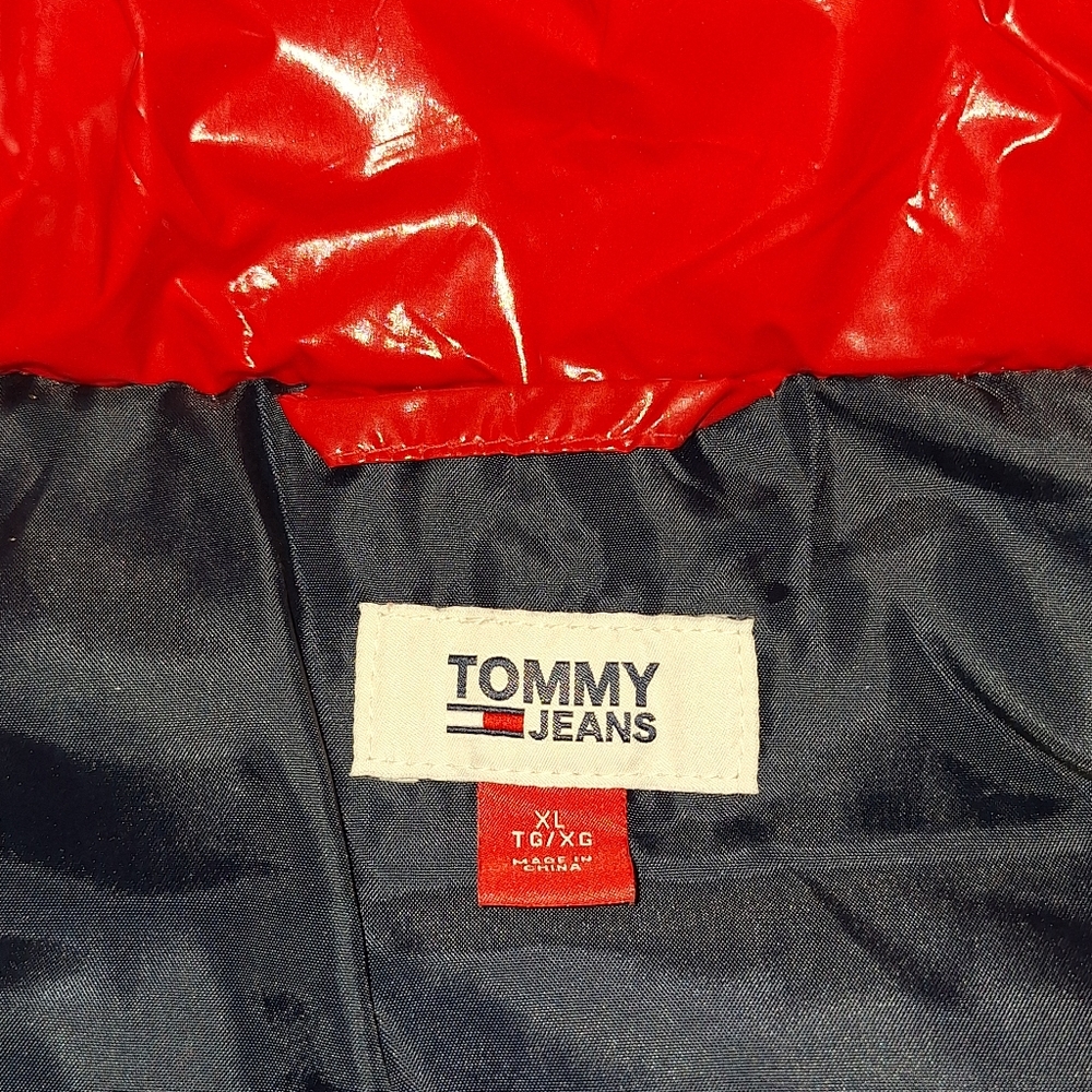 Tommy Jeans Shiny Puffer Vest - Picture 3 of 4